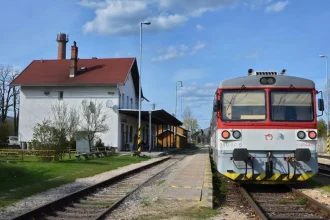 Železnice posilňujú trať medzi Žilinou a Rajcom o 14 vlakov