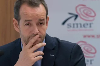 Zo Smeru si požičal milióny majiteľ Zoznamu. Teraz naňho poslal exekútora