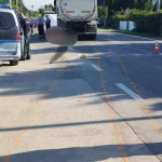 Zrazila ju nákladná doprava na chodníku v obci, žena zomrela na mieste