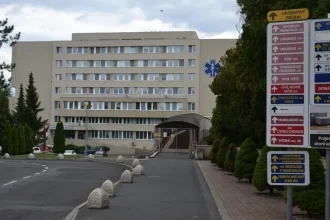Agel prevzal lučeneckú nemocnicu. Aké má plány a obmedzenia?