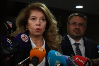 Bulharsko rozhodne o prezidentovi v druhom kole po tesnom súboji kandidátov