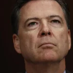 Bývalého riaditeľa FBI Comeyho zadržali a obvinili vo vyšetrení