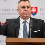 Danko sa hrá na temného rytiera, no hrdinom rozhodne nie je