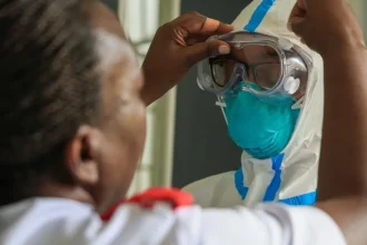 Ebola: potvrdených prípadov nákazy stále pribúda