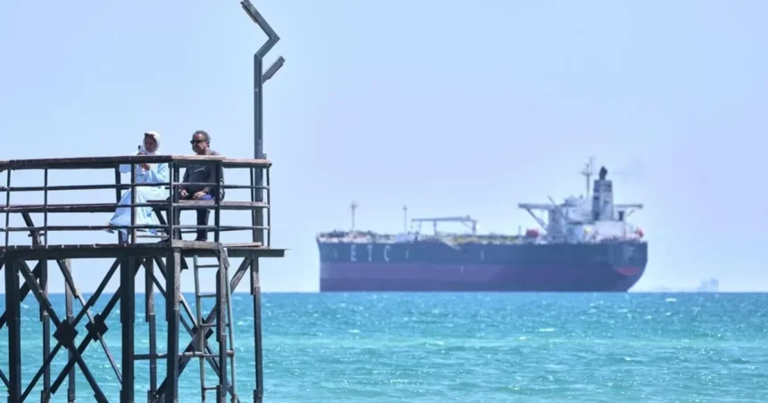 Egypt sprísnil pravidlá tranzitu cez Suezský prieplav pre staršie lode