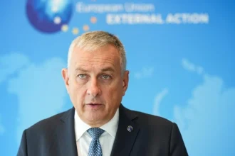 Eurokomisár varuje pred škrtmi v rozvojovej pomoci, ľudia zaplatia životmi