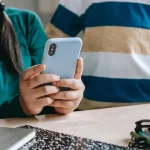 Eurokomisia neodporúča členským štátom zakazovať deťom sociálne siete