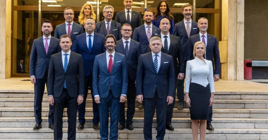 Ficova vláda oslavuje tretí rok pri moci: bilancia a výzvy