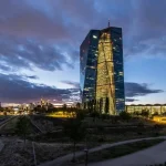 Francúzsky deficit otriasol trhmi. Ak nervozita pretrvá, Slovensko doplatí na zlý rozpočet