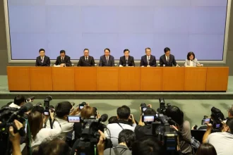 Hongkonská ministerka rezignovala po správe o požiari