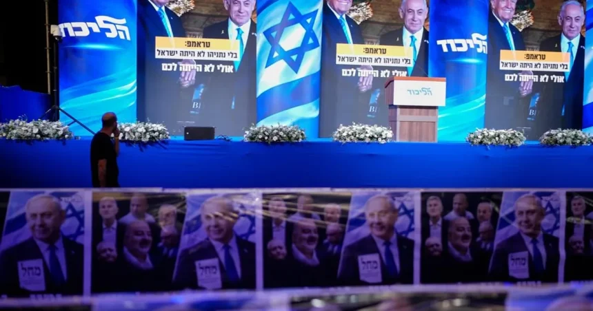 Izraelské voľby podľa exit pollov: vyhrá opozícia, Likud má najviac mandátov