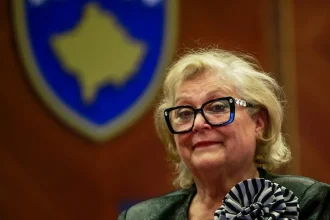 Kosovský parlament zvolil prezidentku a vyhol sa tak rozpusteniu