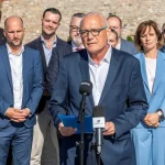 Krajniak chce spájať konzervatívcov, jeho bratislavskí partneri váhajú