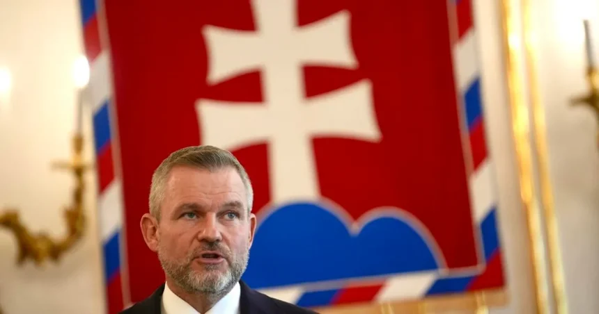 Kuffu nevymenuje, dôvodom je stíhanie súvisiace s jeho prácou