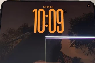 Majitelia iPhonu Duo hlásia praskanie displeja pri očakávanej novinke od Apple
