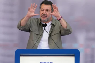 Matteo Salvini zostáva na čele strany Liga