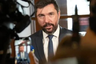 Minister Takáč pricestoval do Bratislavy
