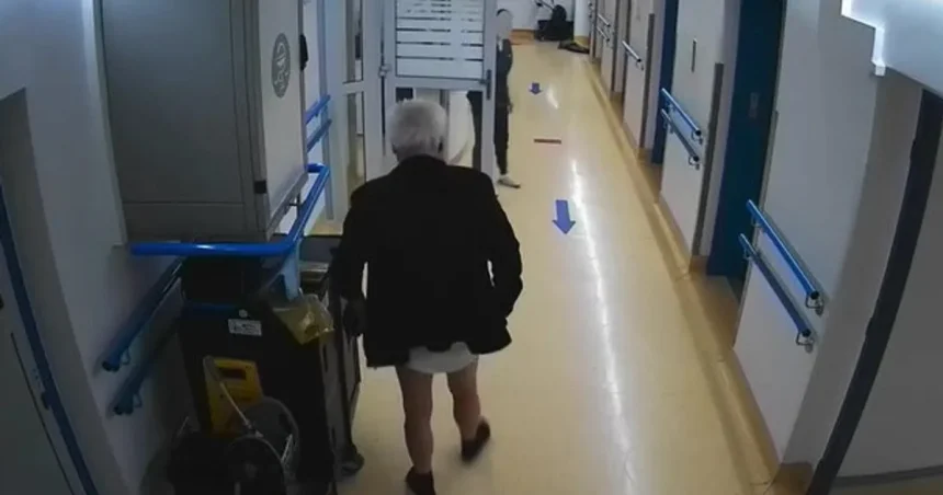 Muž čelí obvineniam z držania pod krkom a bitia