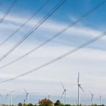 Na trhu s elektrinou sa menia pravidlá, zarábať sa dá aj jej vypnutím v správnej sekunde