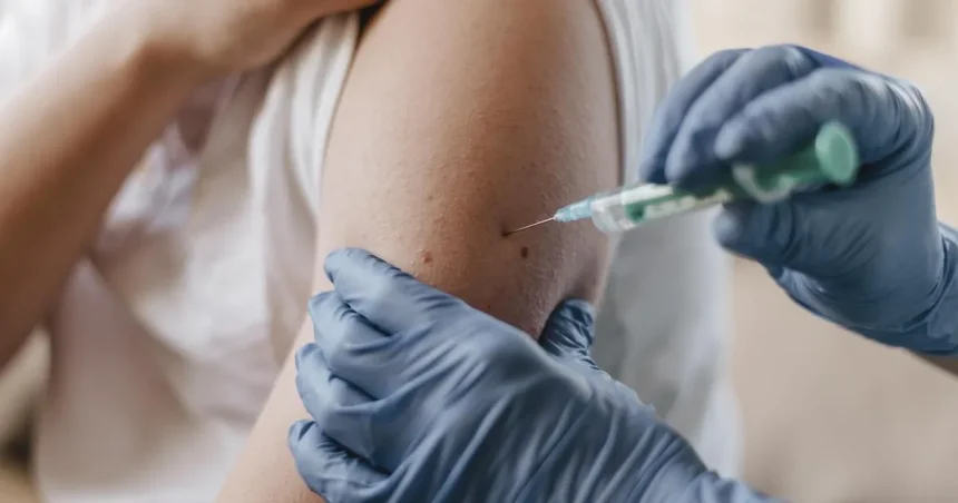 Nemocnica spúšťa očkovanie novou vakcínou proti covidu. Je účinnejšia proti novým kmeňom