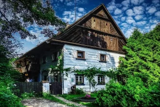 Objavil starú chalupu, ktorú si kedysi kúpil