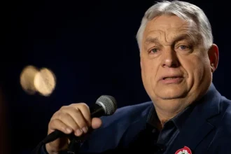 Orbán po volebnej prehre sľubuje reorganizáciu