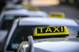 Policajti spustili celoslovenskú kontrolu taxislužieb
