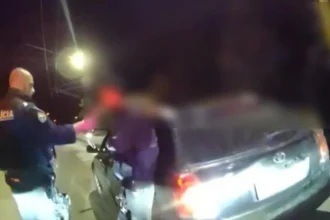 Polícia stavila auto bez svetiel: vodič bez vodičáku a s drogami v krvi