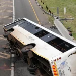 Pri havárii autobusu na juhu krajiny došlo k vážnym zraneniam