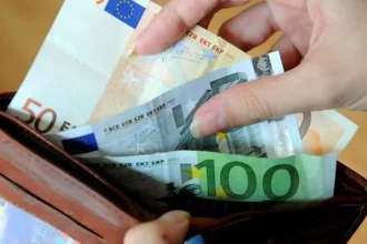 Priemerná mzda vzrástla medziročne vo všetkých odvetviach