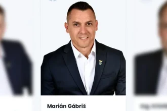 Rasisticky sa vyjadroval o Rómoch, teraz kandiduje za poslanca. Svoje slová ľutuje
