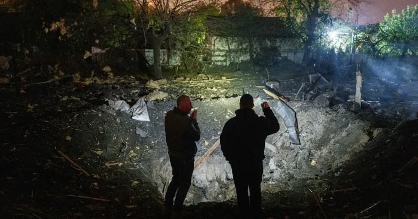 Rusko útočilo raketami na Kyjev, Ukrajina vyslala stovky dronov na Moskovskú oblasť
