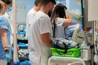Šaško z urgentu natočil video, Šutaj Eštok a Kaliňák sľubujú posily pre zdravotníkov