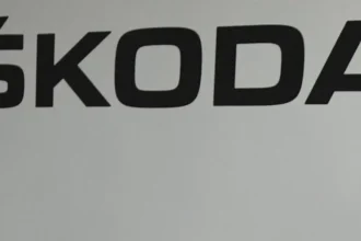 Škoda znižuje produkciu pre výpadky dodávok z Ukrajiny