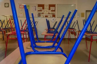 Školy v Británii, Maďarsku a Srbsku čelia problémom