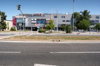 Slabé výsledky a zmeny v zákulisí firmy.