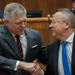 Smer si zmenil pravidlá, aby mohol dočasne vládnuť bez obmedzení