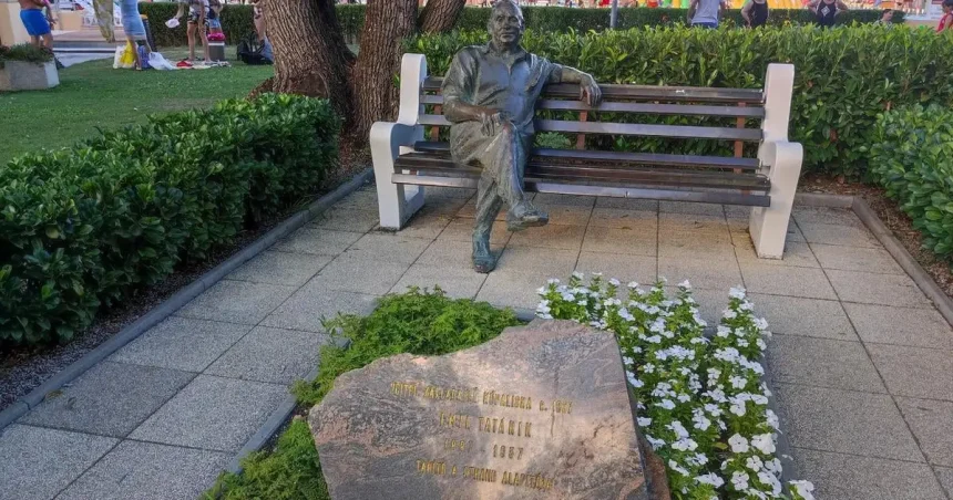 Spoluzakladal legendárny Štrand, no mal aj inú vášeň. V meste si ho uctili