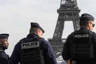 Strelec v škole vo Francúzsku je tínedžer