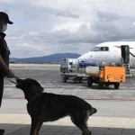 Stroj rakúskej leteckej spoločnosti musel núdzovo pristáť pre vyhrážku bombou