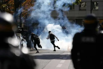 Študentské protesty obmedzili vyučovanie na francúzskych stredných školách