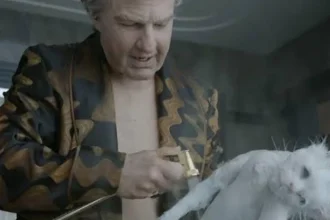 Tak hlúpy, drzý a starý ešte nebol. Tom Cruise už v novej úlohe nemá čas myslieť na krásu