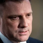 Taraba ako minister: kamery s mikrofónmi a parkovanie v zákaze s majákom