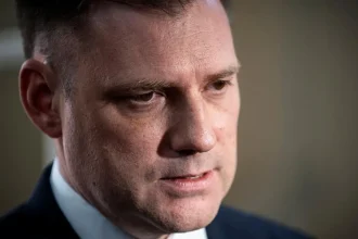 Taraba ako minister: kamery s mikrofónmi a parkovanie v zákaze s majákom
