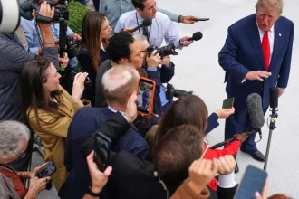 Trump dohodnutý s Putinom o nafte, kritizuje Zelenského a žiada nového prezidenta Ukrajiny
