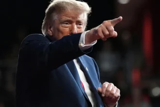 Trump opäť verbálne zaútočil na svojho politického rivala