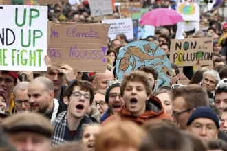 V bruselských uliciach protestovali tisíce ľudí