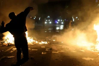 V Tirane došlo už druhý deň po sebe k ďalším protestom