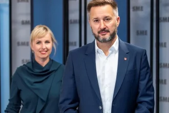 Vallo: Chceme zákaz alkoholu na uliciach, dlhšie električky a planetárium