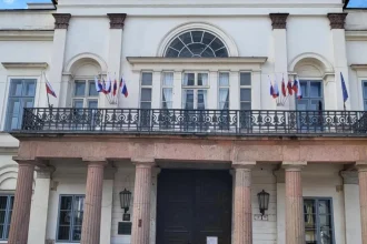 Vedecká knižnica v Košiciach má novú riaditeľku, zostalo jedenásť vlajok